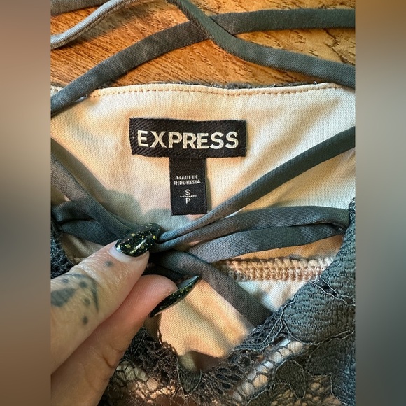 Like New, Women’s Express Lace Strappy Cami. Size small - Picture 3 of 10